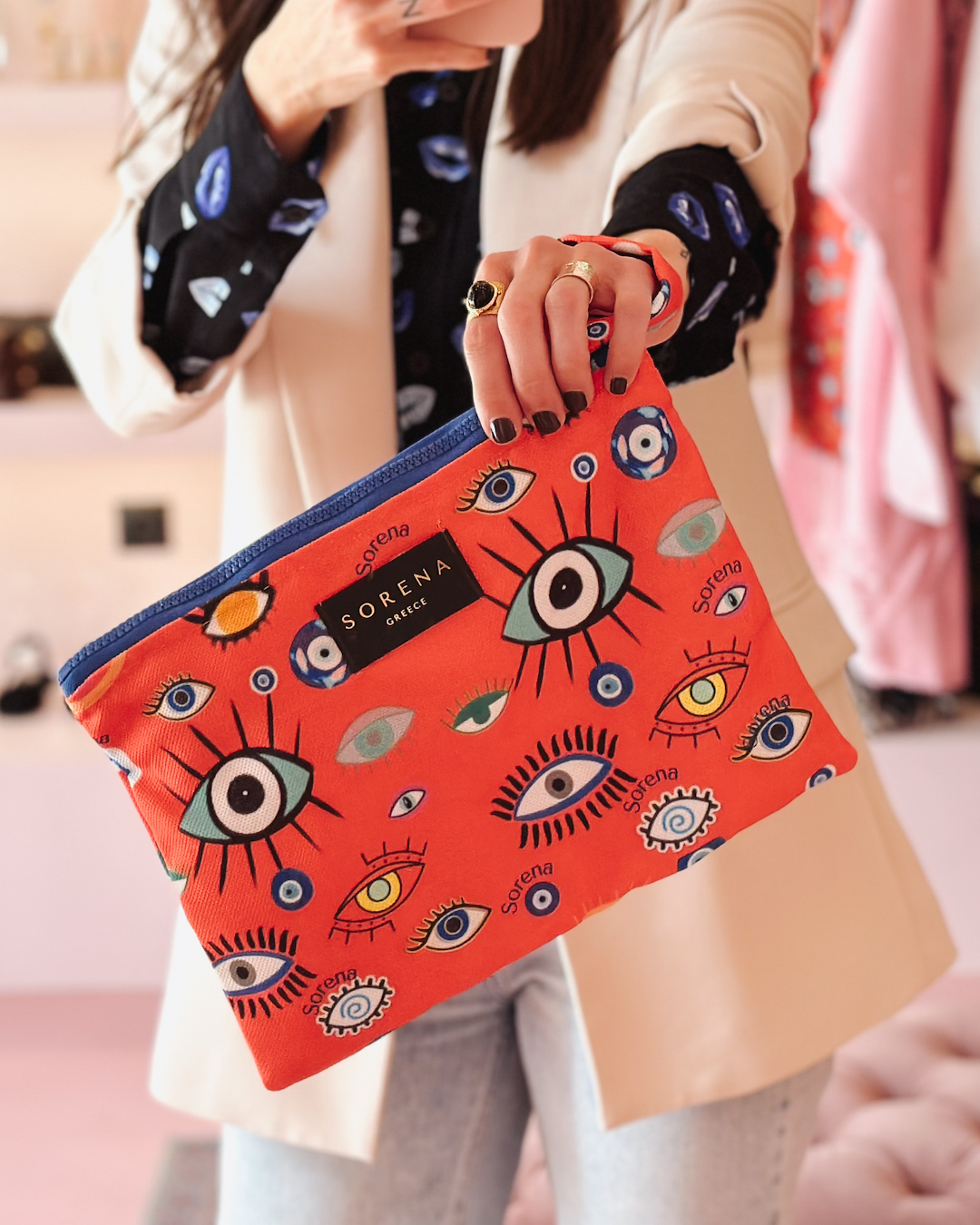 Lucky clutch eyes orange